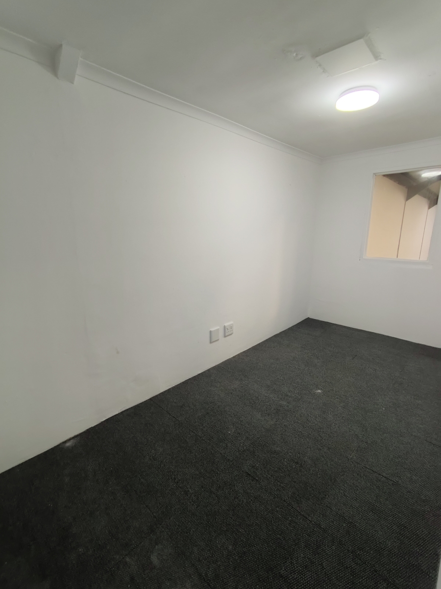 To Let Commercial Property for Rent in Okavango Park Western Cape